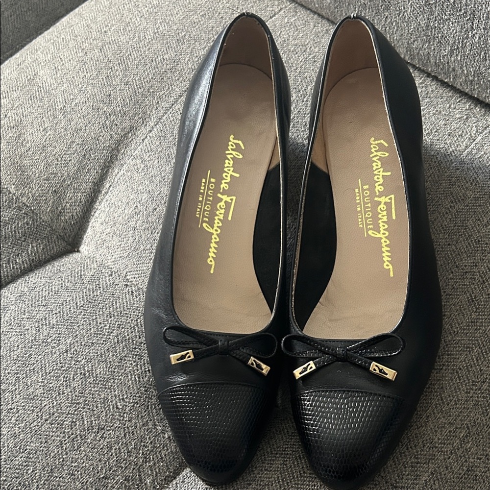 Salvatore Ferragamo Black Textured Cap Toe Flats - Picture 1 of 9